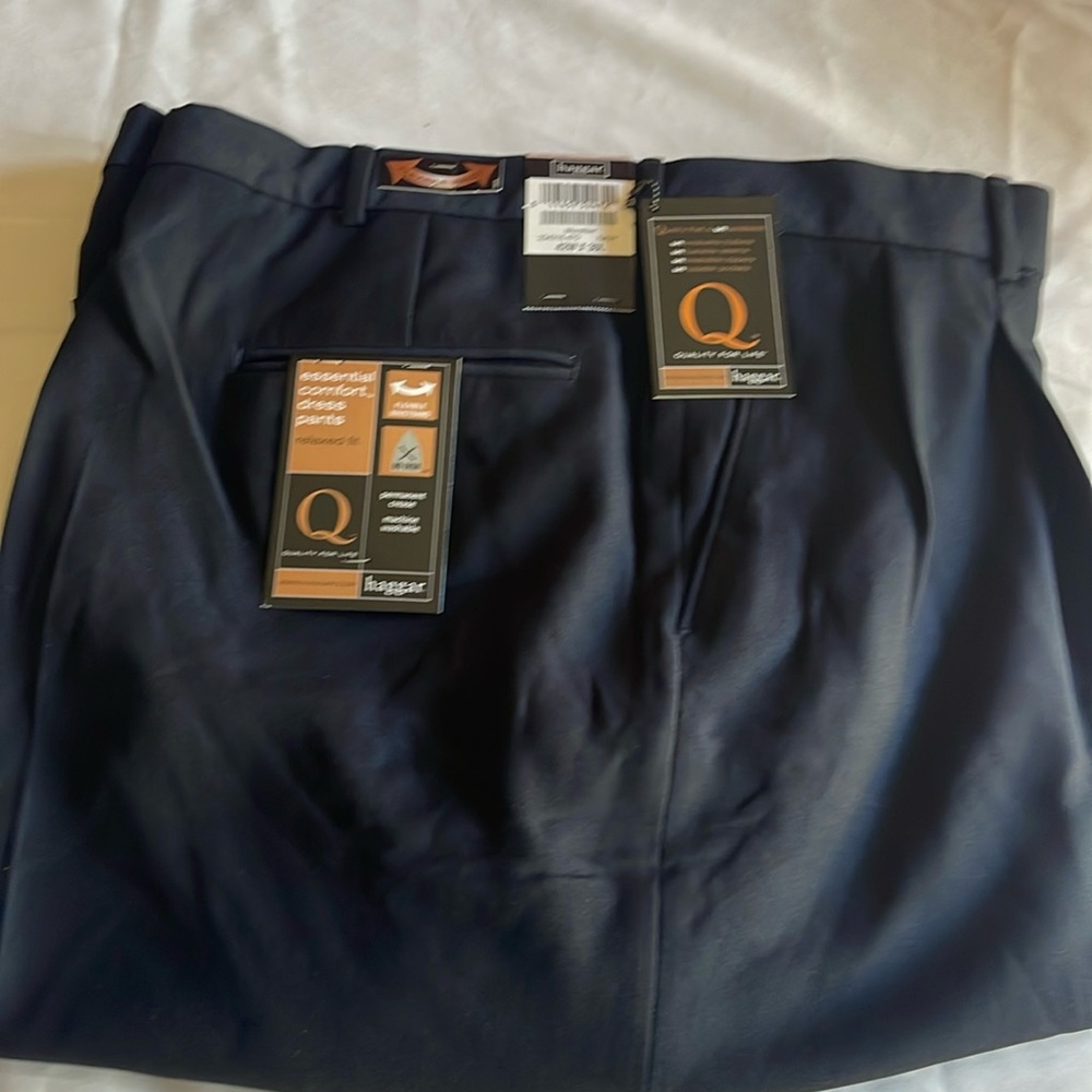 NWT Haggar Microfiber Relaxed fit Dress Pants navy 42x 30 Expandable Waistband